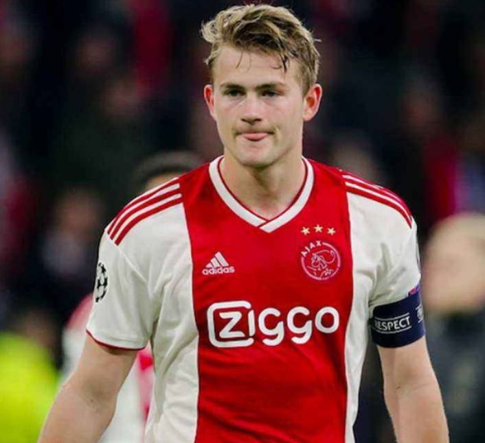 德里赫特：从低谷中崛起，于竞争中奋进