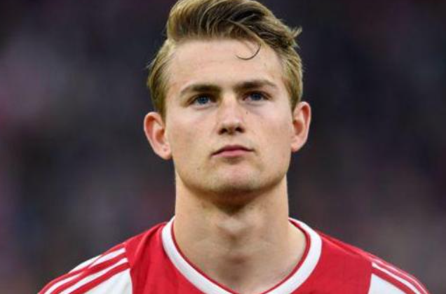 德里赫特:从低谷中崛起,于竞争中奋进