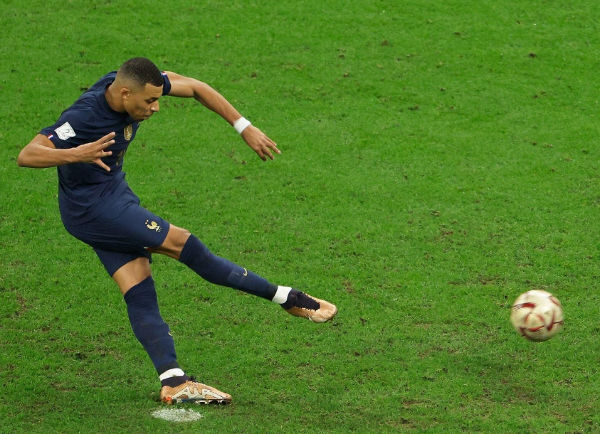 西超杯决赛前夕：阿隆索谨慎评估姆巴佩登场可能