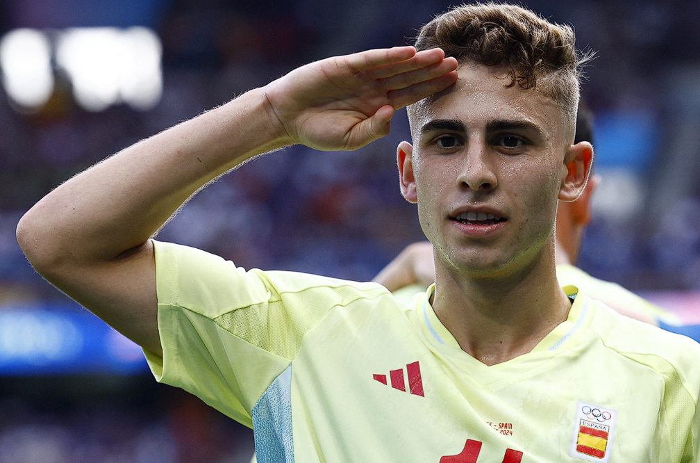 费尔明社交媒体发文激励巴萨：虽败犹荣，斗志永存